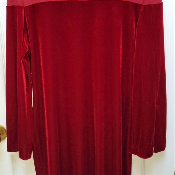 2 FOR 1 Ladies Guillaume brand Cranberry Red & Black velour Dresses, Both - Picture 3 of 5
